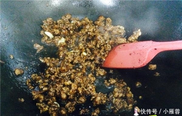 开胃|茄子不必清炒啦，如此做几分钟就出锅，开胃又下饭！