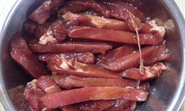 自制风干肉,做法简单,口感筋道无腥味还不柴,比风干牛肉好吃