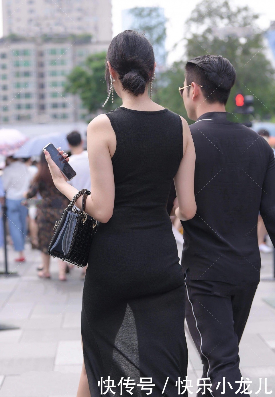 动感|喜欢健身的小姐姐，看背影就知道不是什么“庸脂俗粉”，非常动感