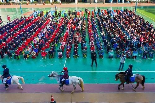 小小骑士进校园，水果湖一小举行马术公开课