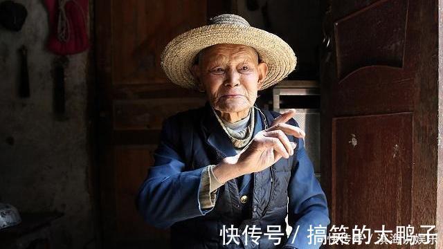 长寿老人|132岁老人抽烟喝酒不运动，他说长寿很简单：做好3事，不碰1物
