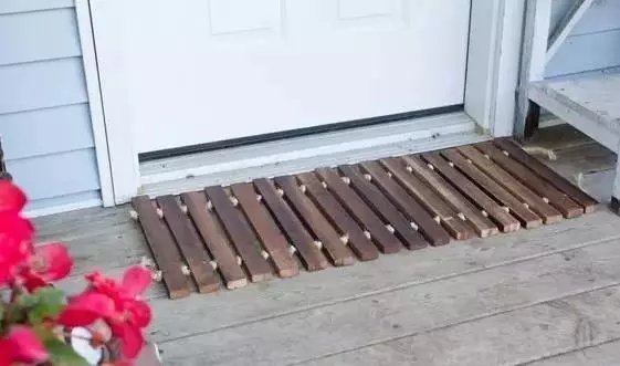 短毛|地垫到底该放在门外还是门内?竟然这么多人都做错了……