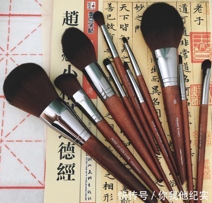 muf|专业化妆师的化妆箱大揭秘,全是性价比超高的化妆品!