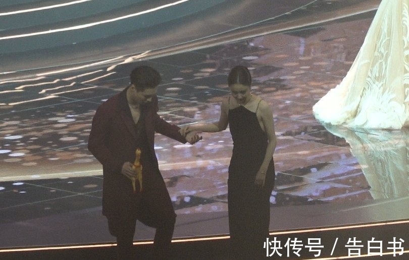 衛生|張藝興夾個面都能上熱搜?筷子另一頭夾面到底是衛生還是不衛生?