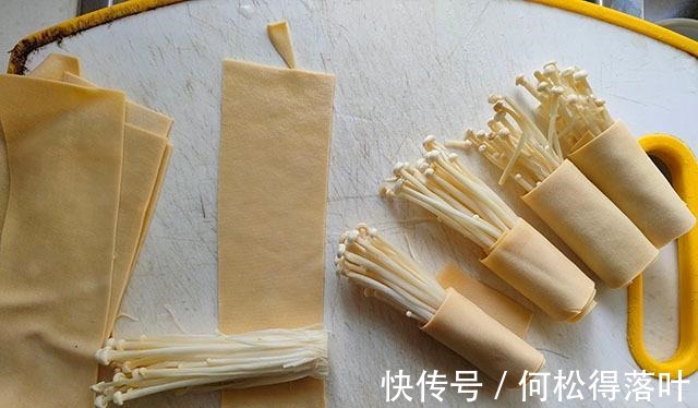 食材|这几样食材一串一卷,煸一煸淋上酱汁煮2分钟,好吃到停不了筷子!