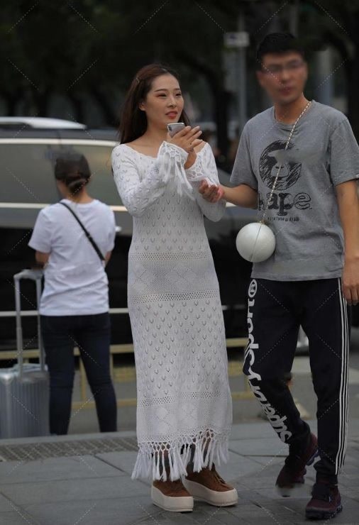 修身长裙 深灰色修身长裙,上身舒适,时尚大气