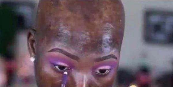 化妆是不分国界的，一次用掉了7瓶粉底后，网友惊艳了