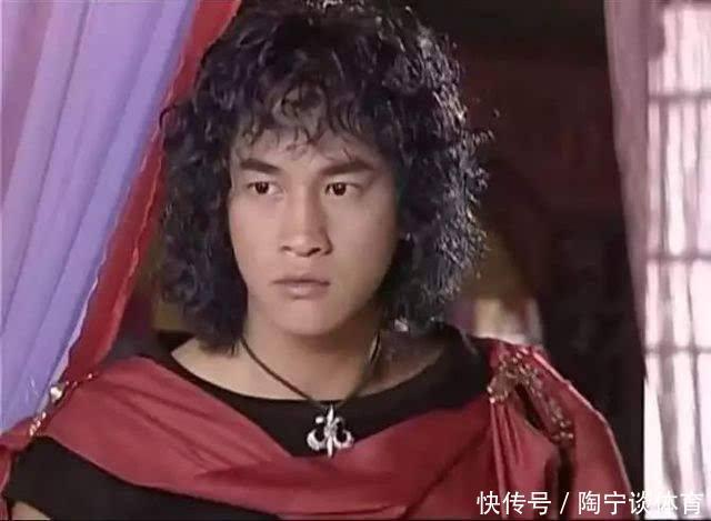 40岁女人巨显老的发型,这3种发型谁留谁土气,太影响颜值和美