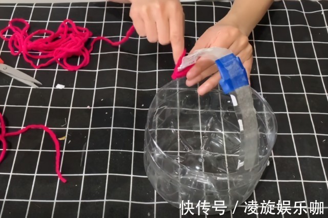 空油桶可真是个“宝”,把毛线缠在空油桶上,全家人都要抢着用!