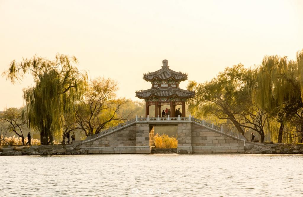 北京知名皇家湖泊，不叫北京湖，却叫昆明湖，仿杭州西湖打造