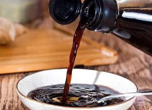 爆盆|花盆土壤“黏成块”,3种“酸水”浇下去,3天变疏松,爆盆快