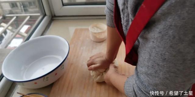 有名|童年记忆中,这是北方民间有名的美食,去了饭店却吃不上,没卖的