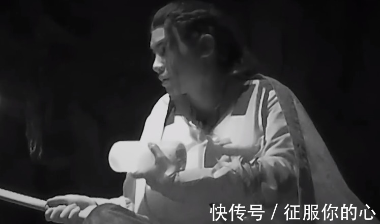 楊冪|《密逃3》通關(guān)還需5塊拼圖,黃明昊進河道被嚇到,說不心疼是假的