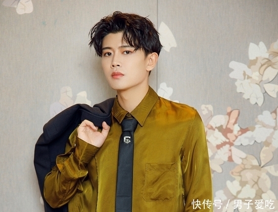 任嘉伦全新综艺曝光,或将首次搭档女团成员,看清对方身份:完败