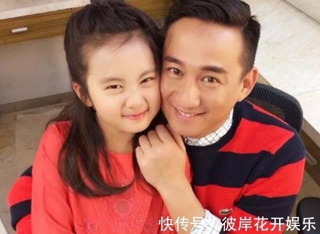 文艺|黄多多晒浴袍美照,抑郁文艺风格很像黄磊,谁能想到才15岁