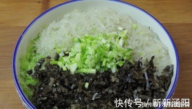 素蒸饺|“烫面蒸饺”最正宗的做法,从和面到调馅全教你,一学就会