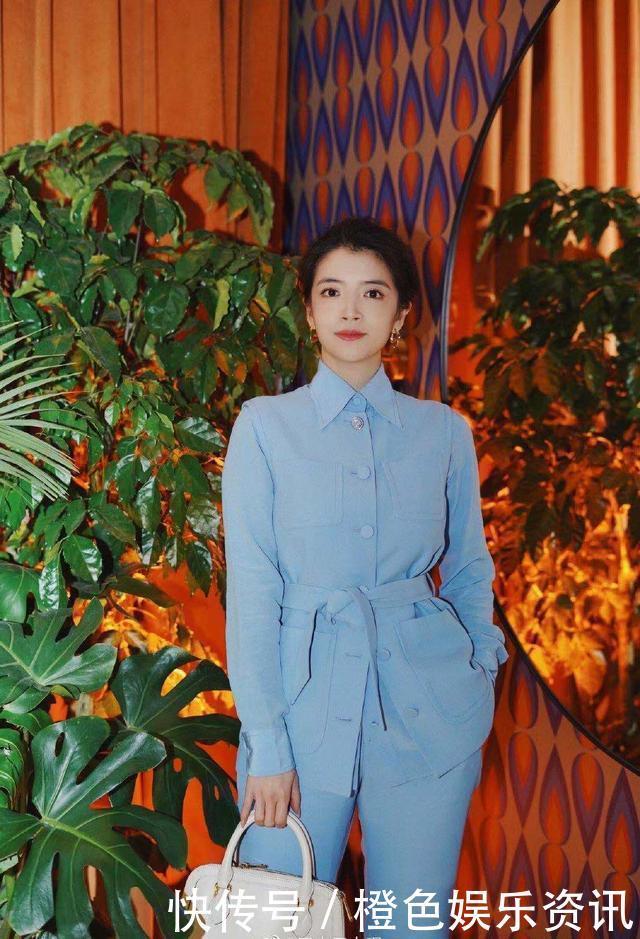 在冬季穿搭中,学会运用了这三种配色原则,相信你的衣品不会差