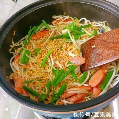 秘密|饭店大厨说漏嘴的秘密，酱油炒面这样做才好吃