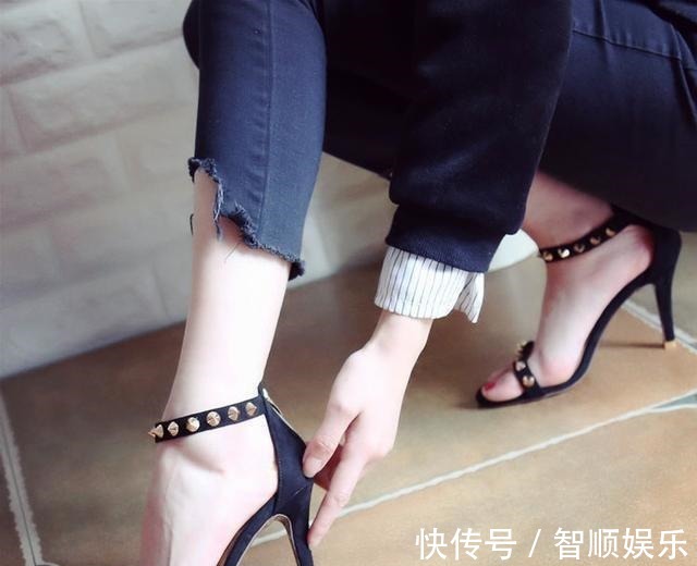 高跟凉鞋 2021年最流行迷人高跟鞋,踮起脚尖超女人味!