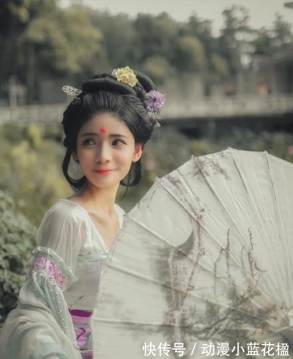 coser|知名Coser被称为“女菩萨”,被不雅内容威胁,原生家庭毁了她?