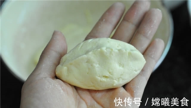 早餐|早餐别再蒸馒头了,教你懒人做法,比包子简单,比馅饼好吃,香!