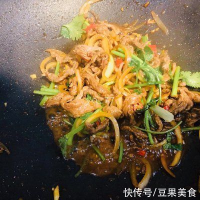 十分钟搞定一道超下饭的香菜小炒黄牛肉！就它最下饭