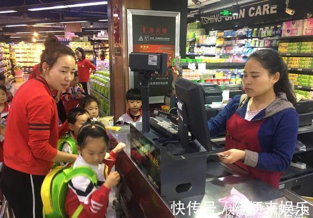 保安|“你家孩子偷东西，我要搜身”，宝妈一句话，让保安哑口无言