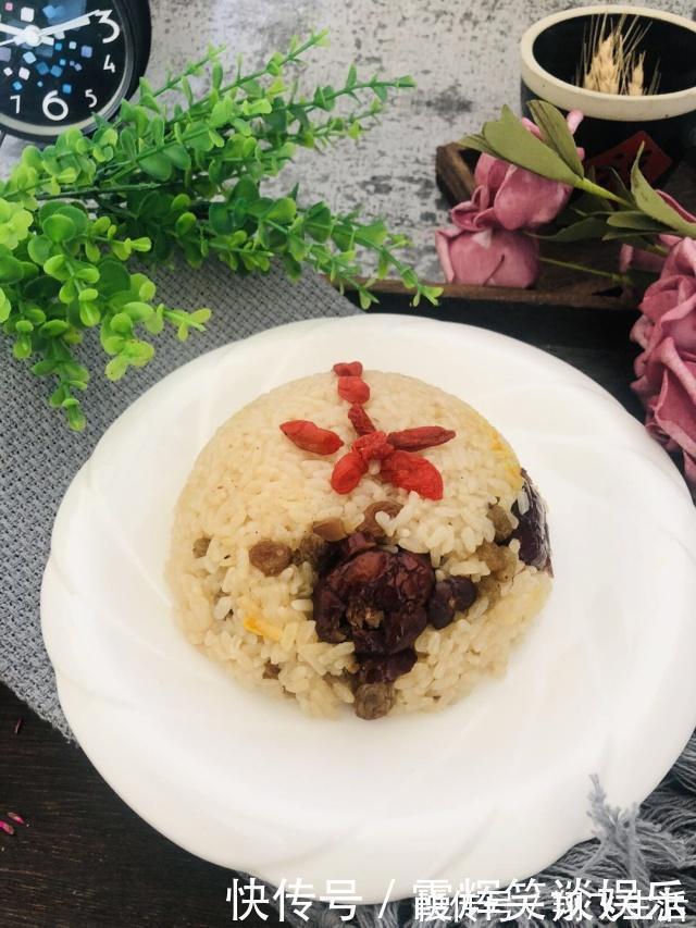 粽子|糯米加点红糖和枣，做法超级简单，吃起来比端午节的粽子都好吃！