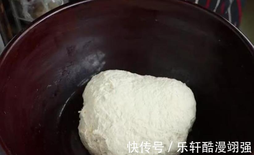 手抓饼|正宗手抓饼做法，外酥里软层次多，香气十足，早餐必备