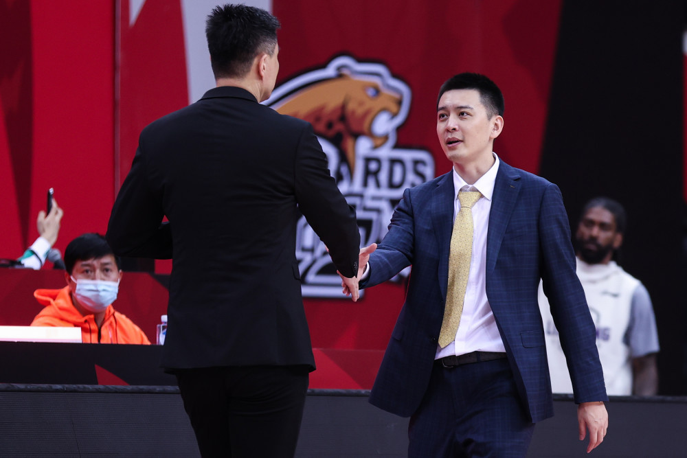 CBCBA辽宁胜广东!火爆冲突+驱逐3人,付豪38分,杜锋战术压制杨鸣