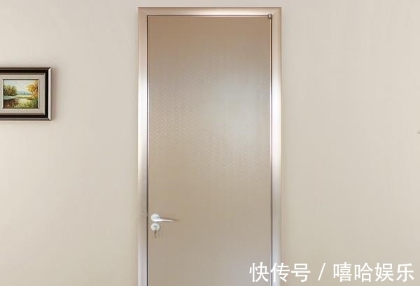 空心板|装修选择卧室门,实木门和金属门别乱选,选错了很不好用