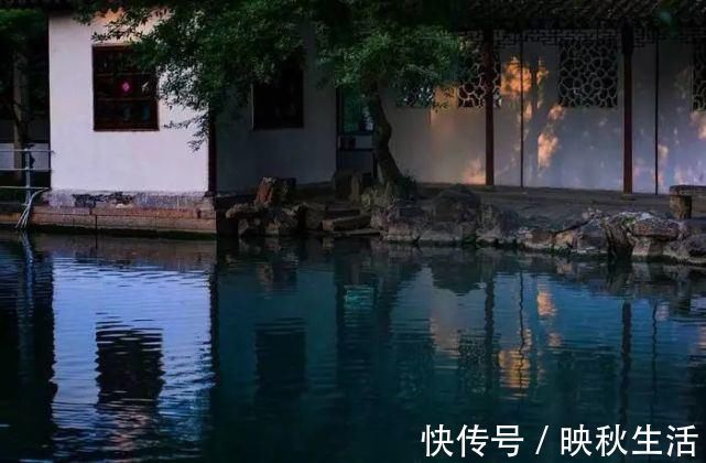 苏轼&苏轼见到友人的侍妾,写下一首词,安慰了世人900年