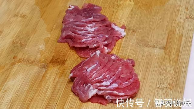 白萝卜|白萝卜别腌咸菜了，教你新吃法，我家一周做4次，营养又解馋，香