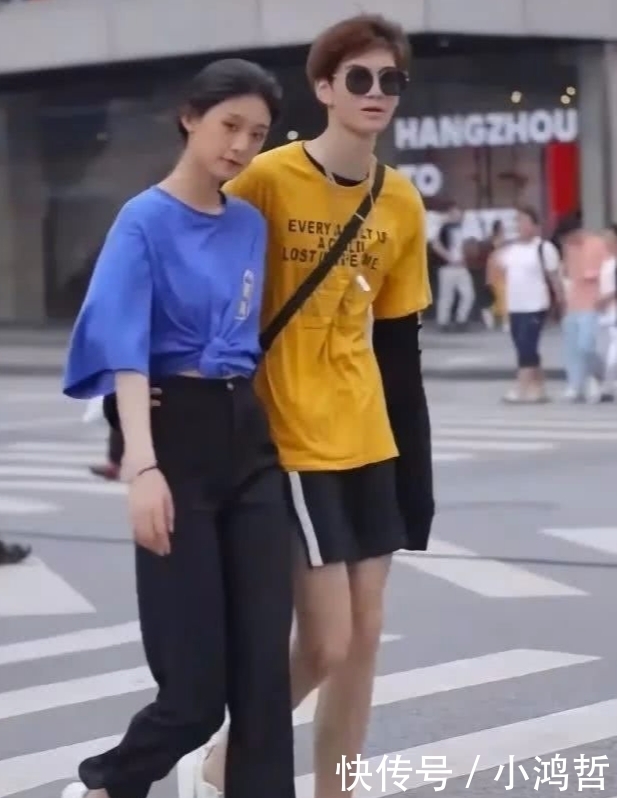 自觉|有一种撒狗粮叫做:男生穿女友的超短裤,未成年请自觉闭眼!