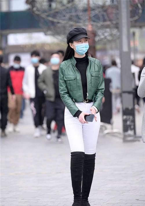 美女|紧身牛仔裤，很多小姐姐喜欢，搭配出来的风格也是千差万别