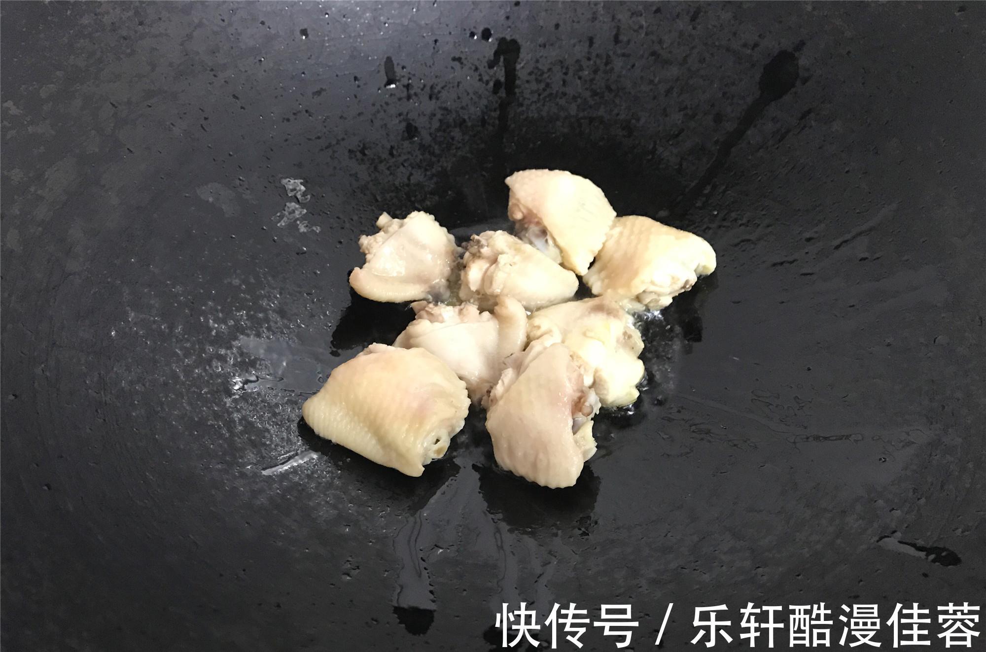 懒人的福音,饭菜一锅出的鸡翅土豆焖饭,孩子喜欢吃的不得了