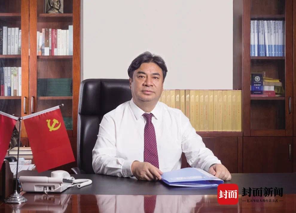 书店&天府书展|“东道主”罗勇:举办大型书展,对营造浓厚全民阅读氛围具有重要推动作用