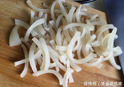 做猪皮冻,直接下锅煮是大忌!只加1步,猪皮冻晶莹剔透没腥味