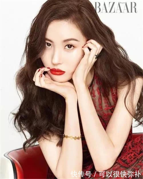 卷发|40岁女人头发不要剪太短,今年流行这3款发型,好看减龄又显气质