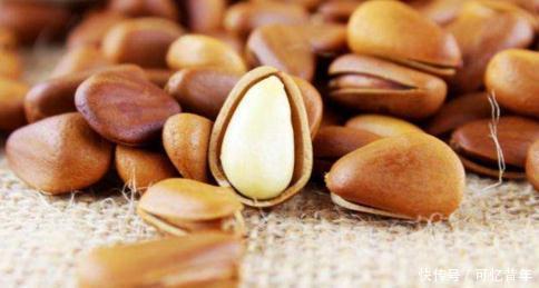 坚果|年过半百之后，血管易堵塞，试试每日一把它，通血管，治疗小毛病