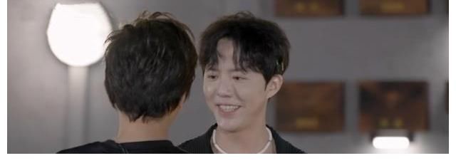 哥哥们|不同的通知淘汰方式,赵文卓陈小春“冷酷”的背后,给了兄弟最体面的风光