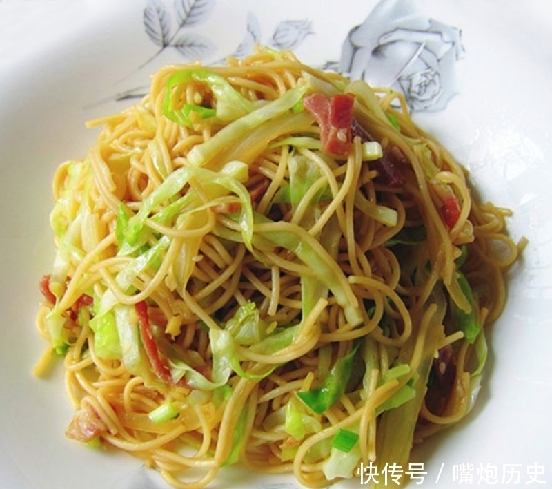 担心|在家里就可以做出好吃的炒面,不用去担心卫生的小吃摊解馋了