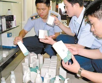 矿物油|危害健康的3种“洗发水”,已被新闻点名批评,怪不得都是头皮屑