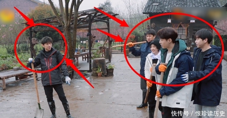 《向往5》嘉宾拍合照,本以为张艺兴主动让C位,原来只是个误会