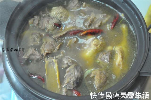 冬天|鸭子如此烧，不腥不柴特别香，操作简单，我家每年吃掉几十只