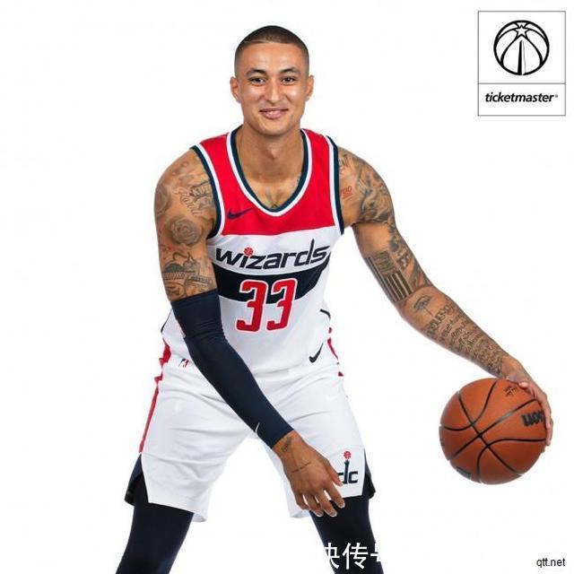 球员|NBA有哪些球星看着很瘦,但其实肌肉非常发达?