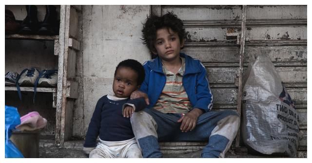 生孩子越多越好吗？一家7口困惑的幸福，网友表示无法理解