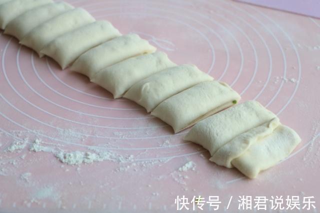 花卷别总去蒸，换种方式煎一煎，香脆有嚼劲