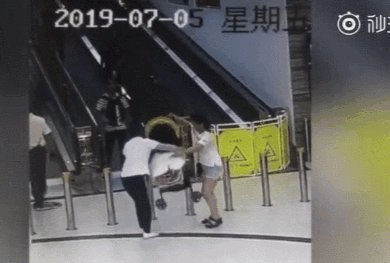 夏日杀手|“带娃神器”变成＂夏日杀手＂，这种做法可能会要了孩子的命！快转给身边的家长