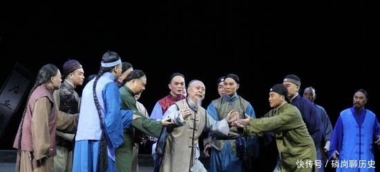 上司|清官被上司排挤,康熙得知后说:他们不举荐你,朕举荐你